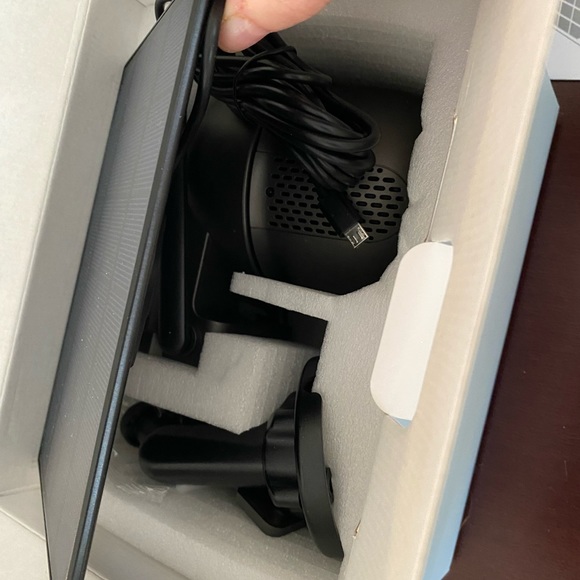 Solar Wireless Security Camera - Picture 2 of 7